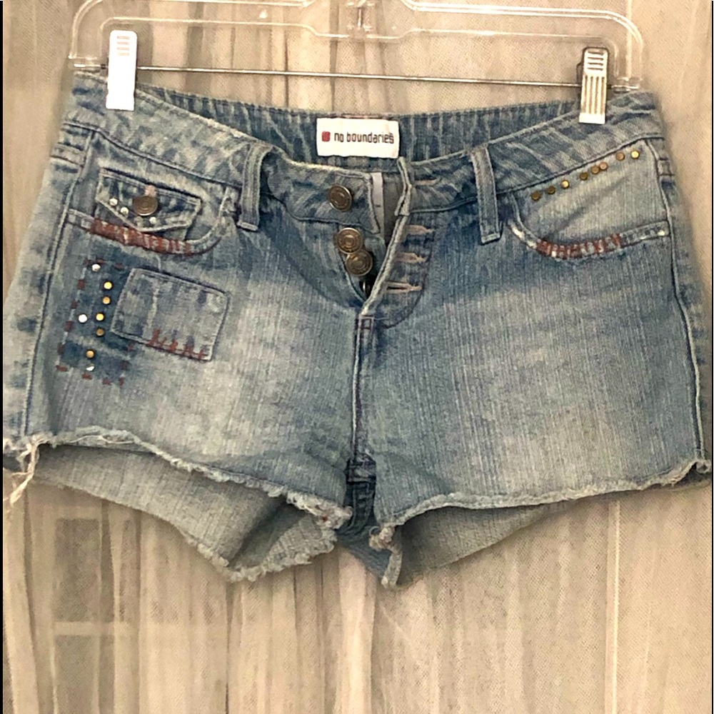 🌞 No Boundary Y2K bling jean cut offs distressed Button fly blue women size 5